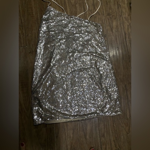 H&M cross dress - Picture 3 of 4